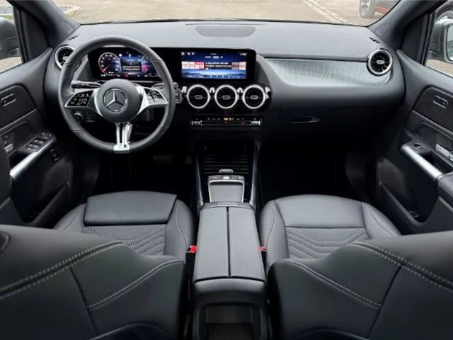 Mercedes-Benz B 180 Progressive Sedan