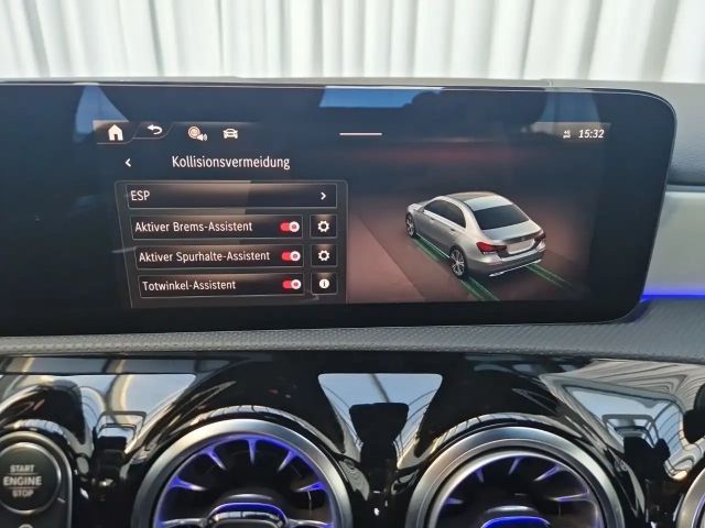 Mercedes-Benz A 180 AMG Line