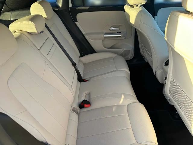 Mercedes-Benz EQA 300 4MATIC Progressive