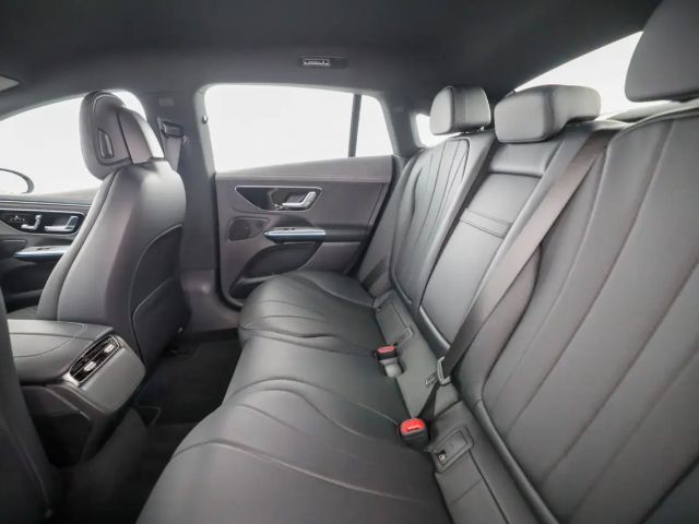 Mercedes-Benz EQE 300 Sedan