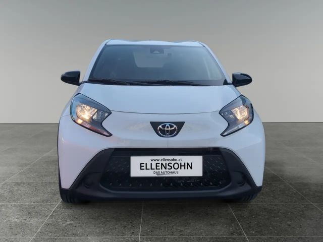 Toyota Aygo X Hatchback Play