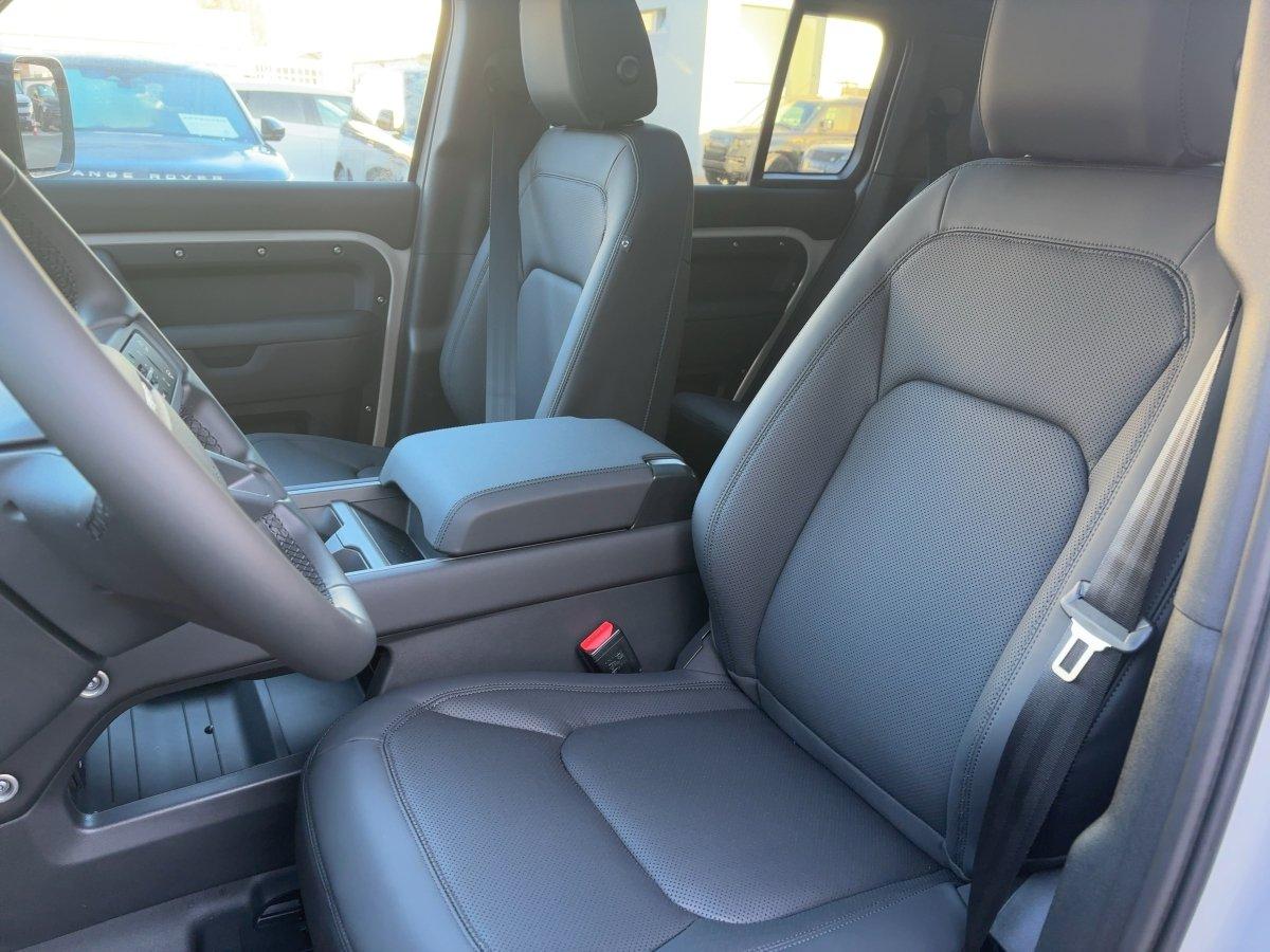 Land Rover Defender 110 D250 SE