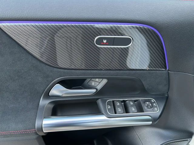 Mercedes-Benz GLA 250 4MATIC AMG Line