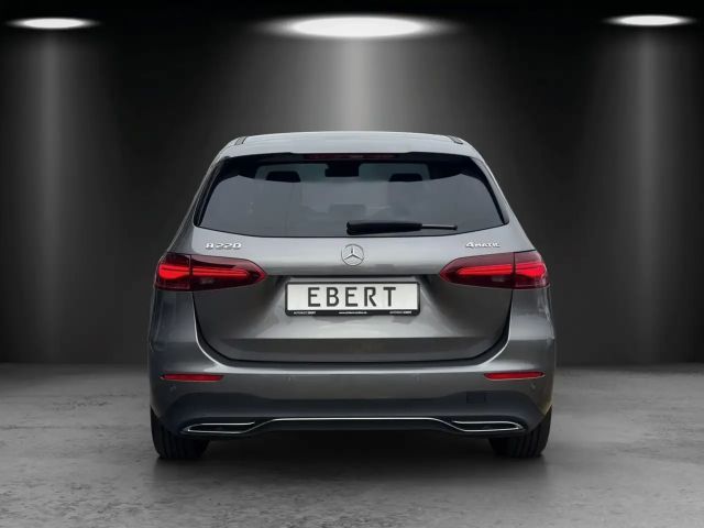 Mercedes-Benz B 220 4MATIC Sedan