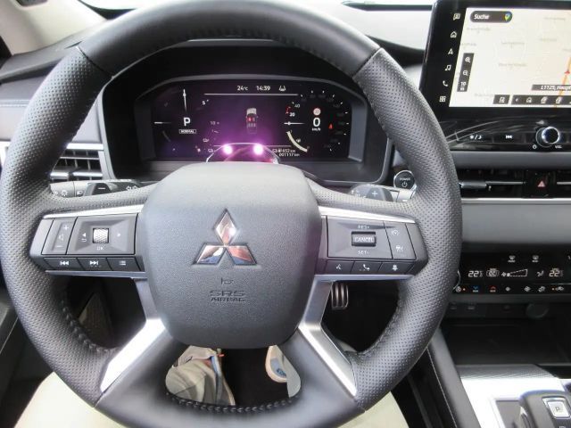 Mitsubishi Outlander Top