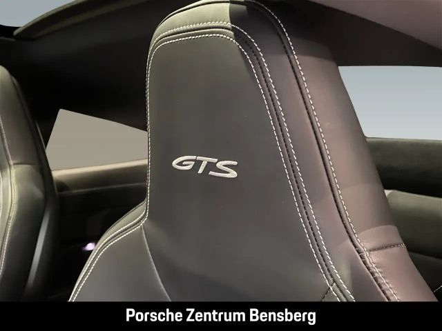 Porsche 992 4 Carrera Coupé GTS