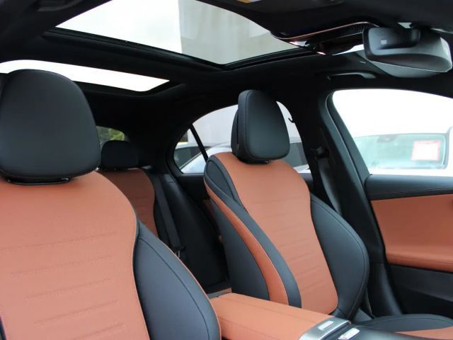 Mercedes-Benz C 200 AMG Line Sedan