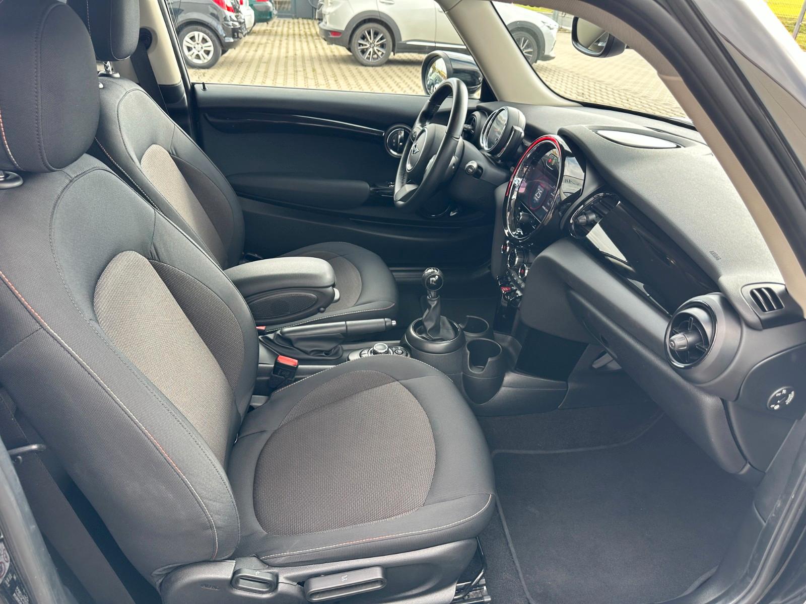 MINI Cooper 3-deurs Essential