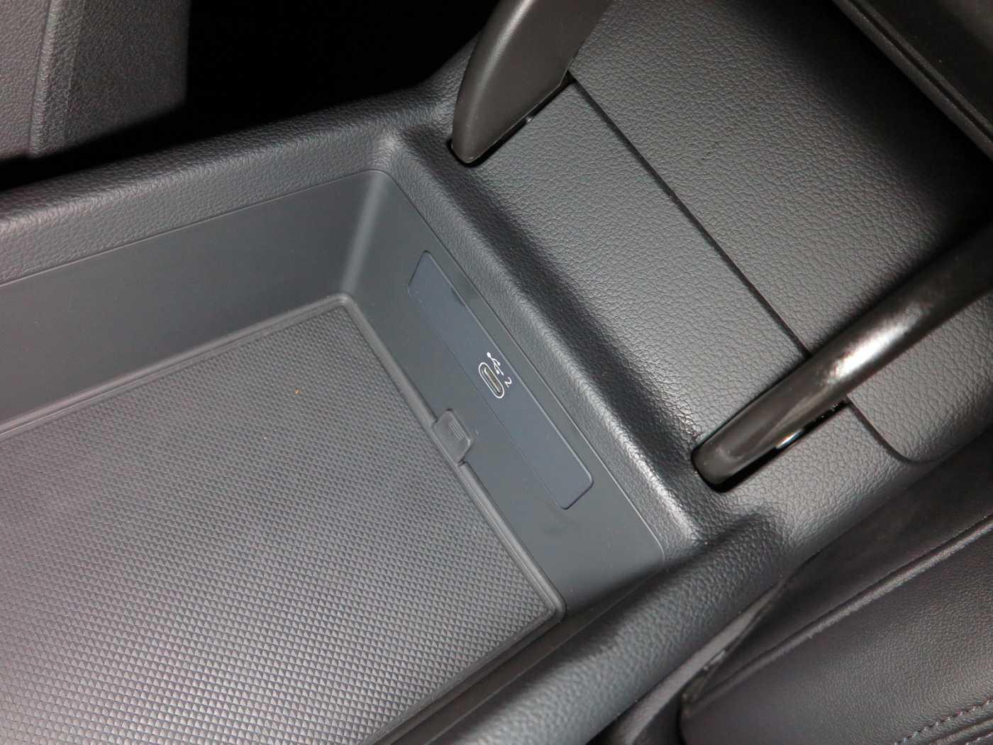 Audi A4 40 TFSI Avant S-Tronic