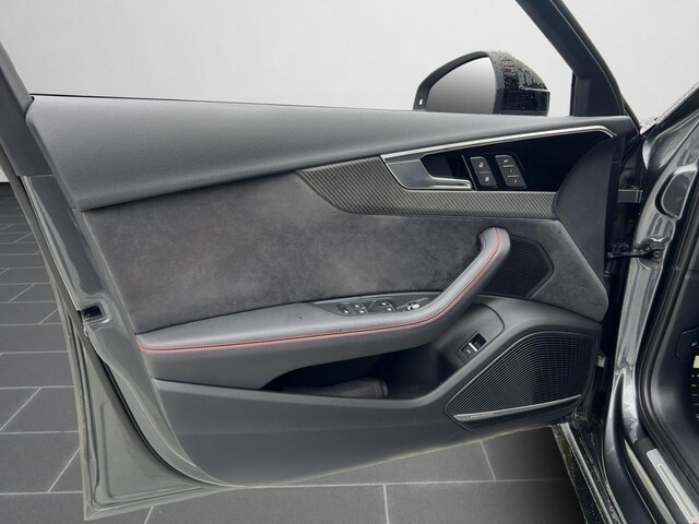 Audi RS4 Avant Quattro