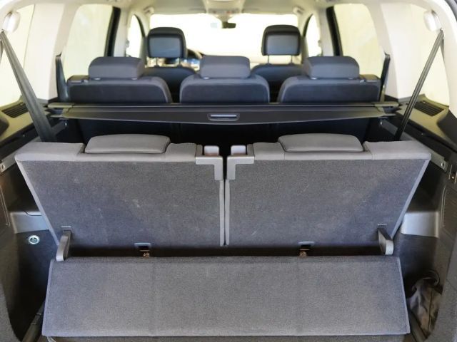 Volkswagen Touran 1.5 TSI DSG