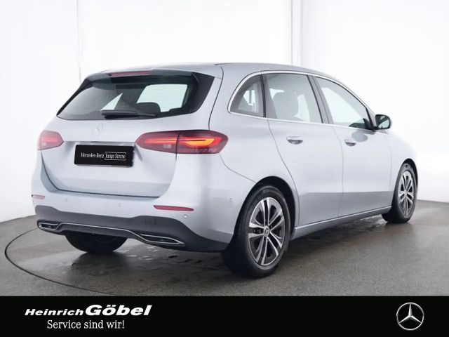 Mercedes-Benz B 200 Progressive Sedan