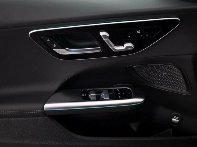 Mercedes-Benz C 200 C 200 d Sedan