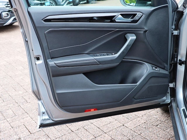 Volkswagen T-Roc 1.5 TSI DSG IQ.Drive R-Line