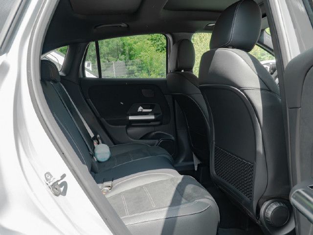 Mercedes-Benz GLA 220 4MATIC GLA 220 d