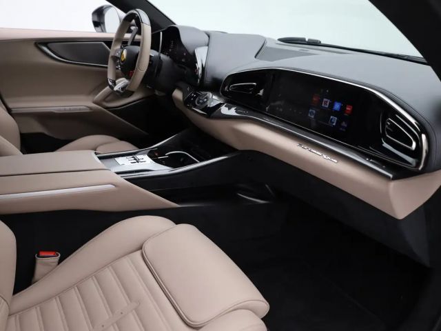 Ferrari Purosangue - FERRARI HAMBURG