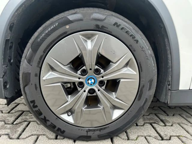 BMW iX1 xDrive