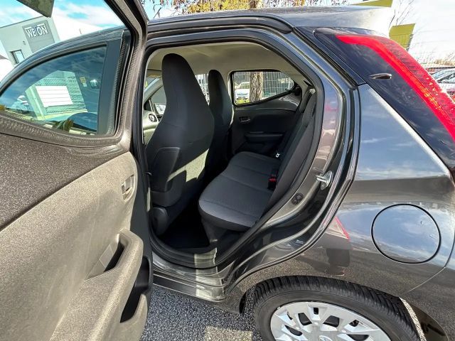 Toyota Aygo Hatchback Play X-play