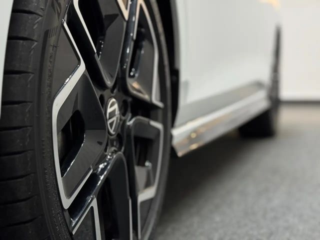 Volkswagen Golf 1.5 TSI R-Line