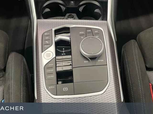 BMW 320 320i M-Sport Sedan