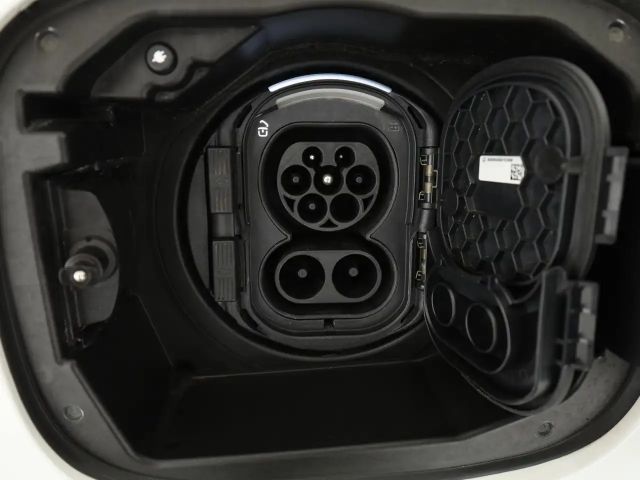 Mercedes-Benz A 250 A 250 e