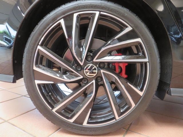 Volkswagen Golf 2.0 TSI DSG Golf VIII