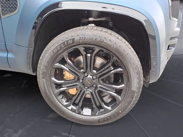 Land Rover Defender 110