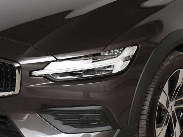 Volvo V60 Cross Country AWD Plus