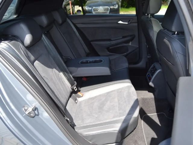 Volkswagen Golf 1.5 eTSI DSG Golf VIII