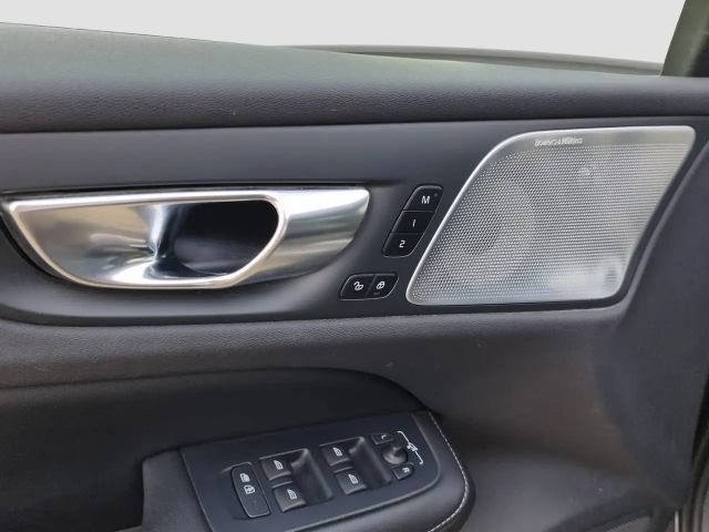 Volvo V60 Cross Country AWD Ultimate