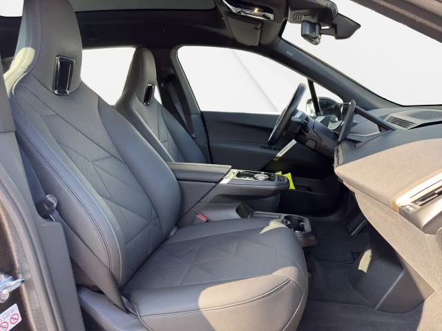 BMW iX *** LUFTFEDERUNG *** AHK ** NP 124.000,- *** -53%