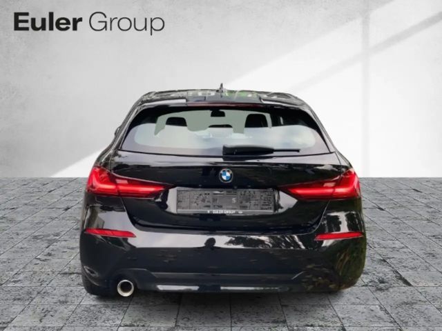 BMW 118 118i 5-deurs Sedan