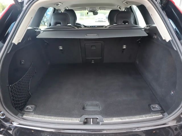 Volvo XC60 AWD Dark Plus