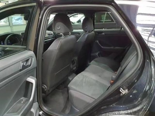 Volkswagen T-Roc 1.5 TSI DSG R-Line