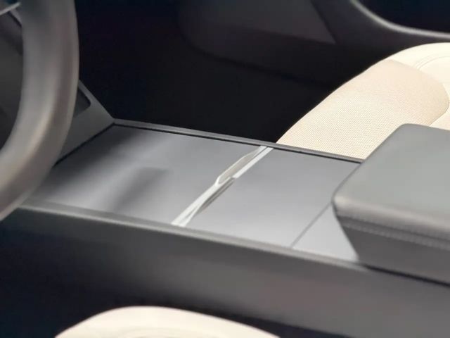 Tesla Model 3 AWD Long Range