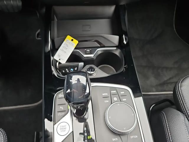 BMW 120 120d Luxury Line Sedan xDrive