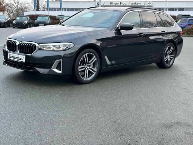 BMW 530 530i Luxury Line Touring xDrive