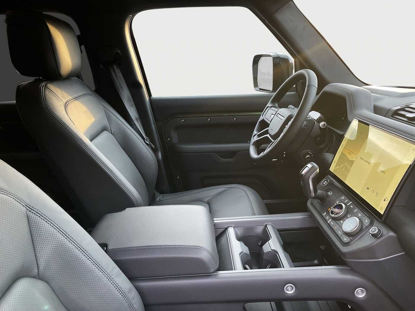 Land Rover Defender 110