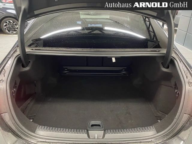 Mercedes-Benz E 220 AMG Line E 220 d Sedan