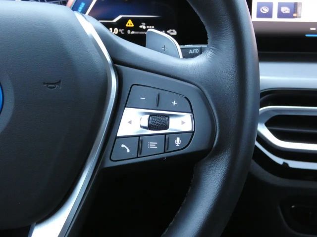 BMW 330 330e Touring