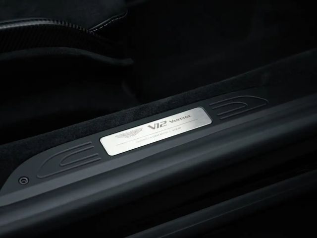 Aston Martin Vantage Roadster TOP GEPFLEGT/CARBON SEAT