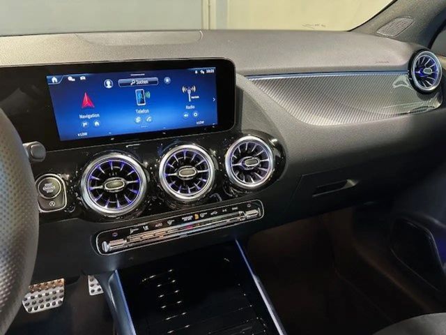 Mercedes-Benz GLA 220 4MATIC AMG Line