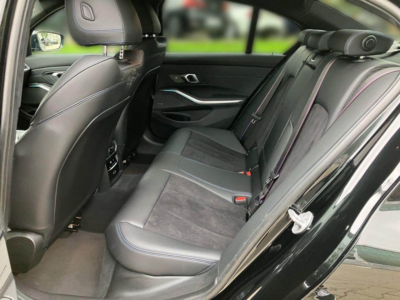 BMW 330 330i Sedan xDrive