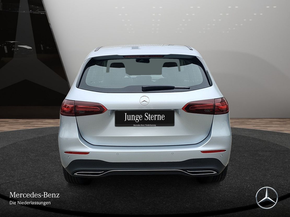 Mercedes-Benz B 200 Sedan