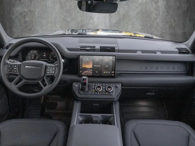 Land Rover Defender 110 D250 Dynamic SE