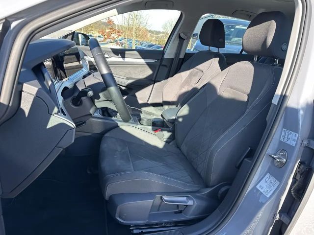 Volkswagen Golf Life Sport