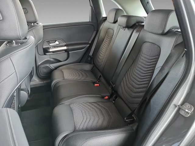 Mercedes-Benz B 180 Progressive Sedan