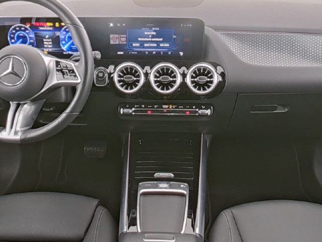 Mercedes-Benz EQA 300 4MATIC