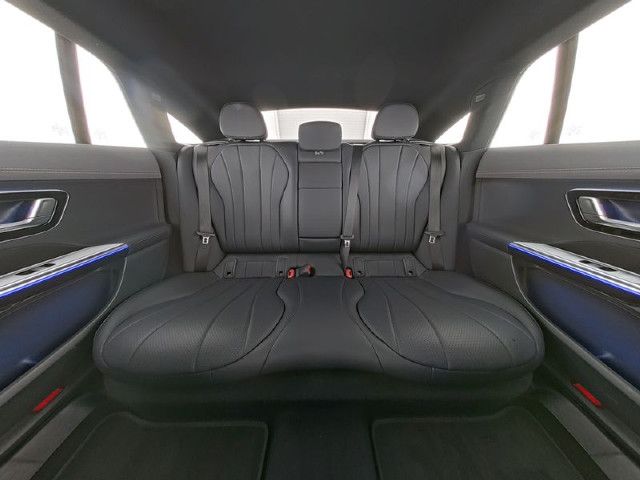 Mercedes-Benz EQE 300 Sedan