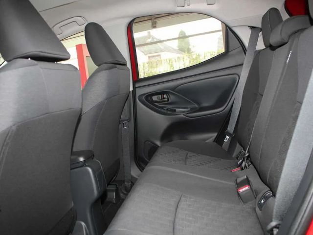 Toyota Yaris Hatchback Hybride Team D